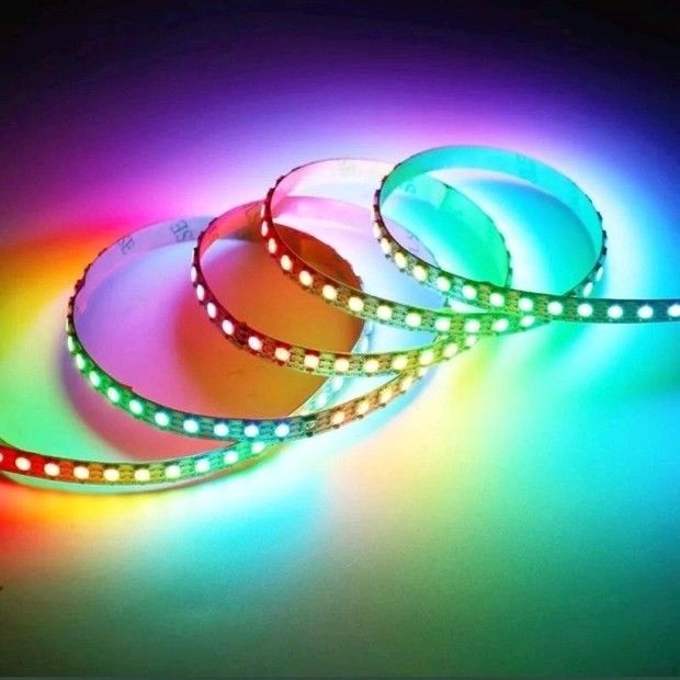 300LEDs 12Vの適用範囲が広い平たい箱は屋内党ボディ絵画のための軽いストリップ紫外SMD5050 16.4 Ft/5mを導いた