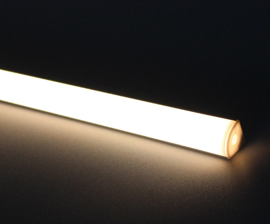 3000K 4000K 6500Kをつける棚LEDの下のVのタイプ アルミニウム24V
