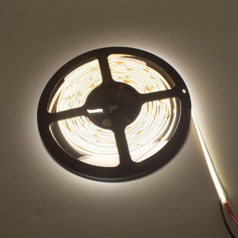 高密度320番のLed/Mの適用範囲が広い24V穂軸LEDの滑走路端燈の屈曲10Wの暖かい白い