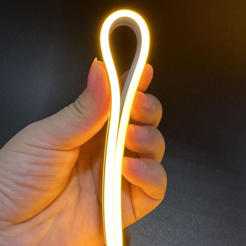 導かれたネオン屈曲ロープ軽い二重色のネオン屈曲によって導かれたストリップ24Vは適用範囲が広い管ライトを導いた