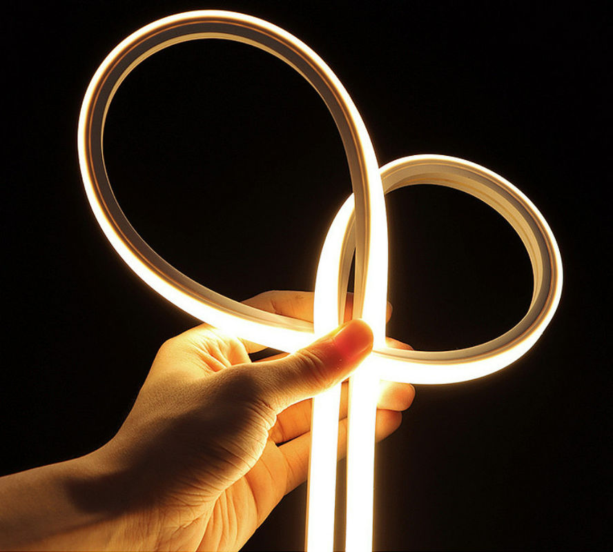 120度LEDのネオン ライトのストリップの屋内に屋外に塗布の上/側面の曲がること